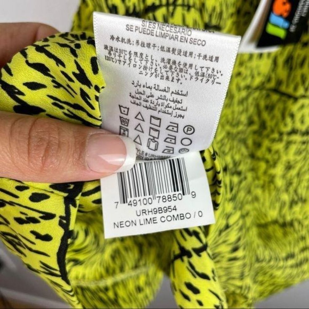 BCBGeneration Neon Lime Halter Neck Romper NWT New With Tags Women's Size‎ 0 - Picture 7 of 12